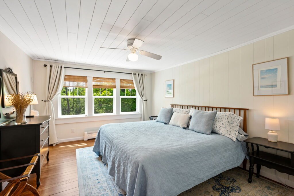 Oak & Orchard Bedroom 1