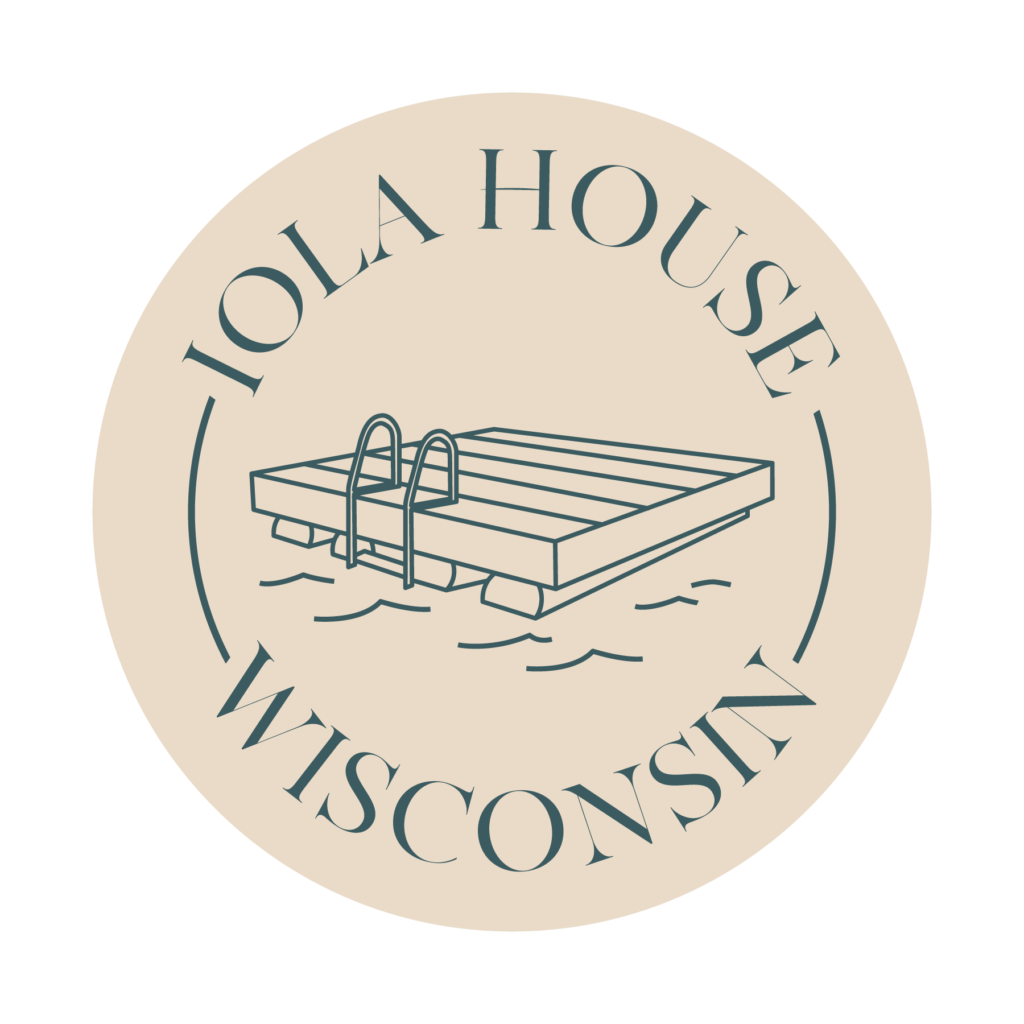 Iola House Logo