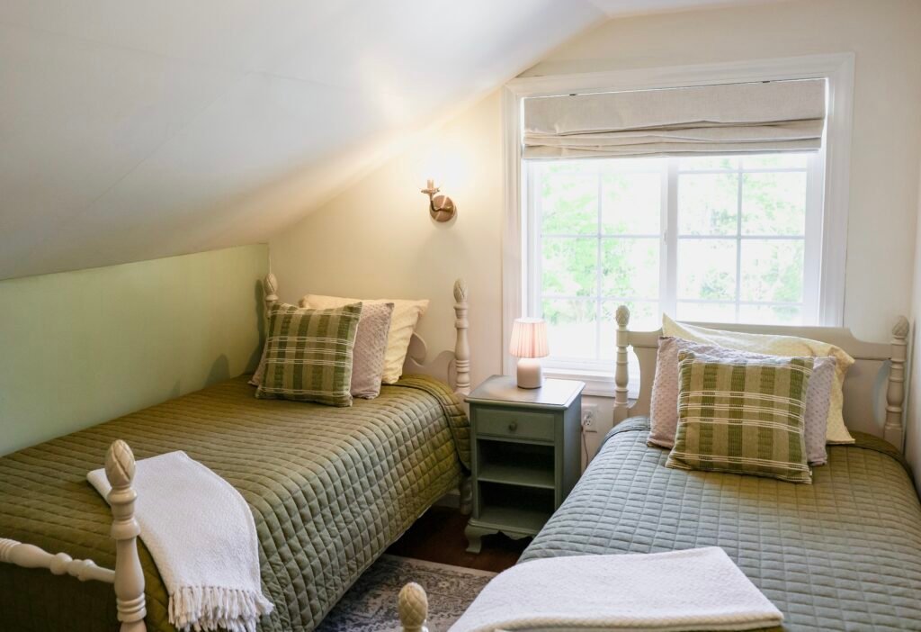 Oak & Orchard Bedroom 2