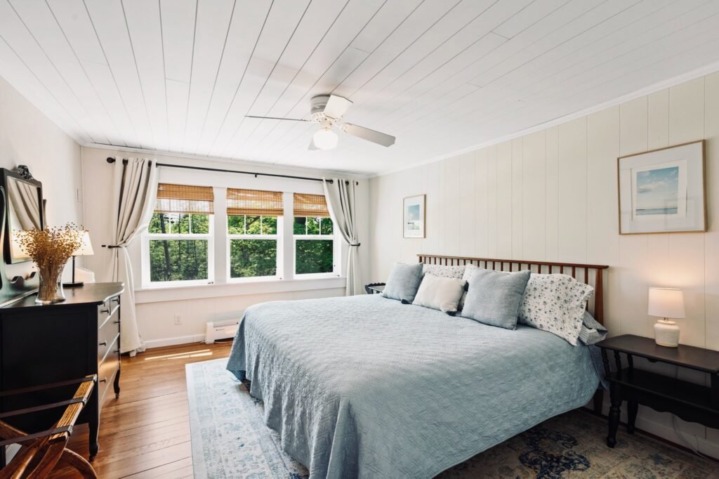 Oak & Orchard Bedroom 1