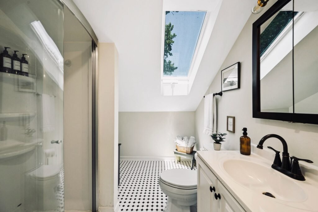Oak & Orchard Bathroom 2